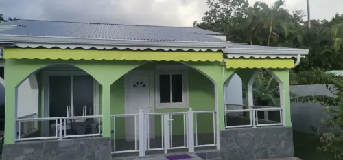 Un Petit Havre de Paix et de Confort, à 2 Minutes de la Plage ! Hotels in Bouillante