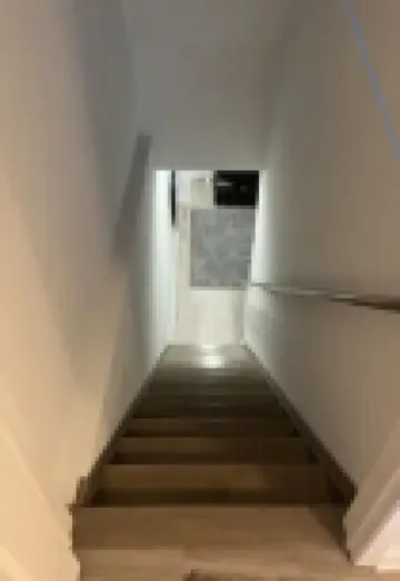 Luxury NEW in-law Suite with separate entrance (Sleeps 3)