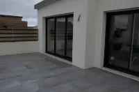 Maison Neuve, 400m de la Plage, 500m du Bourg, Location à la Semaine,