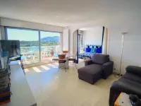 Appartement Lumineux à Cannes Marina, Dernier Étage, vue Marina - Baie de Cannes Hotels in Mandelieu La Napoule
