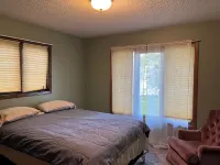 Family vacation or a crafting weekend in this quiet family home with lake views.