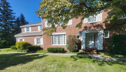 Elite historic Atherton estate centrally located and 2.4 miles from stadium. Hotel a Ferguson Township