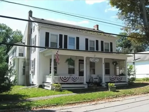 Apartment in Milford. Close to Dreams Park and National Baseball Hall of fame.
