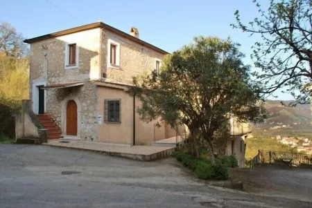 Country house with oustanding views of the Val di Comino