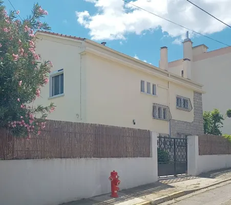 Grand Appartement de 75m2, 2 Chambres et Jardin