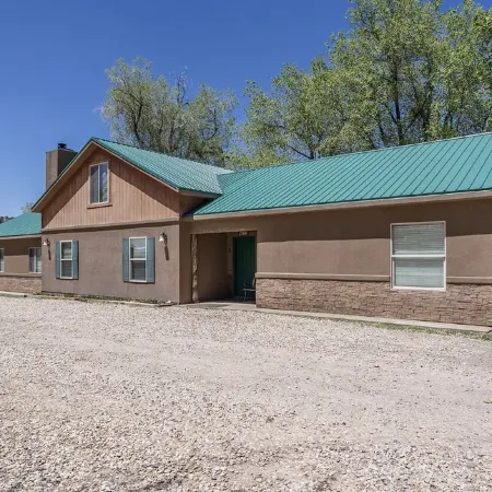 Welcome to Serenity Hills Zion , Sleeps 10 +