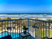 Oceanfront condo with patio, pool/pet friendly