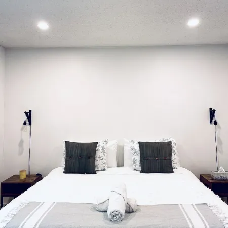 2-Bedroom Suite in the Heart of Downtown