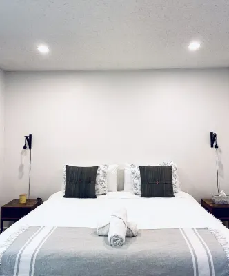 2-Bedroom Suite in the Heart of Downtown