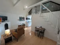 Charming Cottage in Central Salem