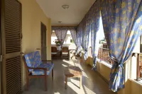 Domus Palombi - Large apartment 200 m from the station and 700 m from the sea
