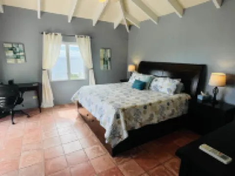 Stunning Paradise Overlook - Incredible Views from Every Room Hotel a 