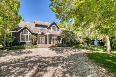 Lux Family Home Just 1mi to East Hampton Village + Beach w/ Pool, Cinema + Bikes