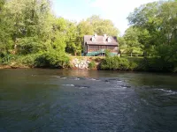 RiverFront, WI-FI /Cell,  Pet Friendly, Folk School
