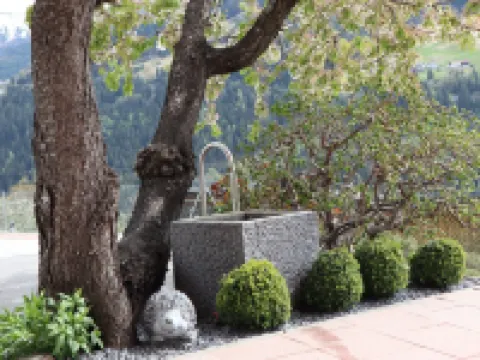 Ruhige Ferienwohnung in den Tiroler Bergen Hoteles en Fließ