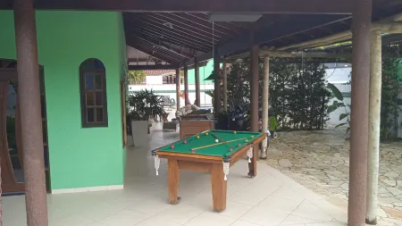 HOUSE FOR 15 PEOPLE AT MORADA DA PRAIA W/ AIR CONDITIONING Отели рядом с достопримечательностью «Foz do Rio Guaratuba»