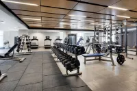 Next to Bmo/saddledome Downtown Calgary 2 bedroom Penthouse style condo sleep 6