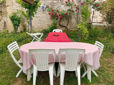 - Quiet house in the countryside, private pool 50m² 10x5 and vegetable garden