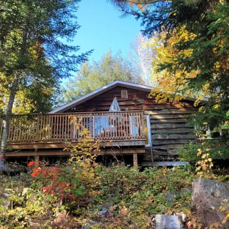 HIDEAWAY - COZY 2 BEDROOM WATERFRONT COTTAGE SPRING, SUMMER 2025 AVAILABILITY! Отели в г. Фарадей