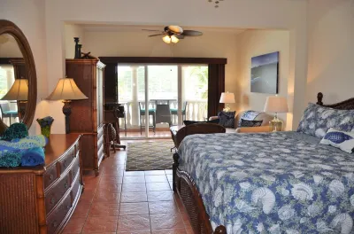 Grande Bay Resort - Indigo Blue Luxury Studio Beachfront! Hotels in 