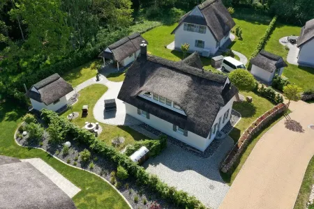 Vacation home "Zeitlos": office, sauna, fireplace up to 6 persons - in 350m beach & Bodden