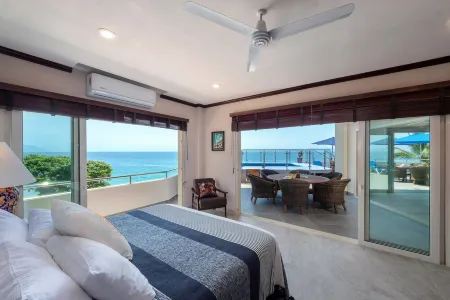 Luxurious Beachfront Villa, the Safest Swimming Beach Just 3.5 Miles South of PV