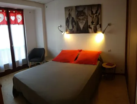 Self-contained apartment in house in Cauterets