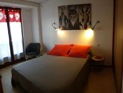 Self-contained apartment in house in Cauterets