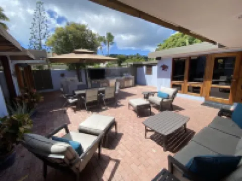 Next To Margarittaville Beautiful Remodeled Villa Hotels in Frydendal