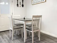 Cozy 2 bedroom Apartment in prime location!
