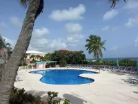 Beachy 2 Bedroom Coakley Bay Condo with AC, pool and backup generator.