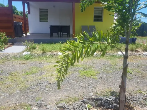 COZY COTTAGE + NETFLIX + WIFI + JACCUZZI + PARKING Hotels in Sainte-Rose