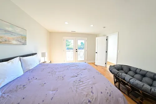 Family Retreat in the Village - Yard & Patio