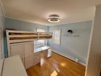 Relaxed South End Rockland Bungalow, 5 minute walk from downtown Hotels in Rockland