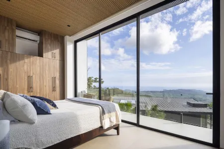 Luxury Rental, Amazing Views!Concierge Service availableMonthly Rentals