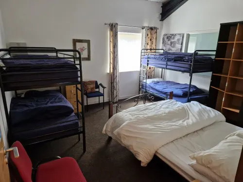 The Den, Coves House