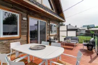 Riverside Abode, sleeps 10 with beach and dock access