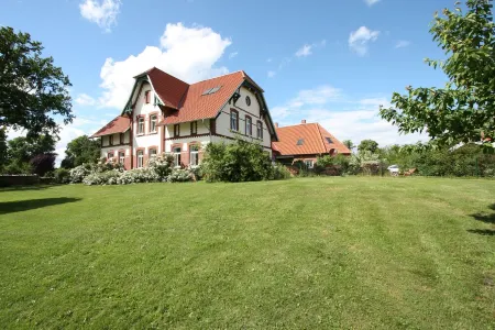 Göpelhaus/ 1st floor with lounge in the Landhaus Elbwiesen for max. 28 pers.