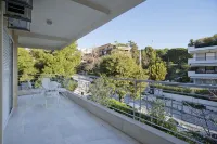 Riviera Living Stylish Apt Vouliagmeni Beach