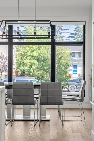 Modern family-sized house close to 17th Ave and downtown Отели рядом с достопримечательностью «Парк Эдворти»