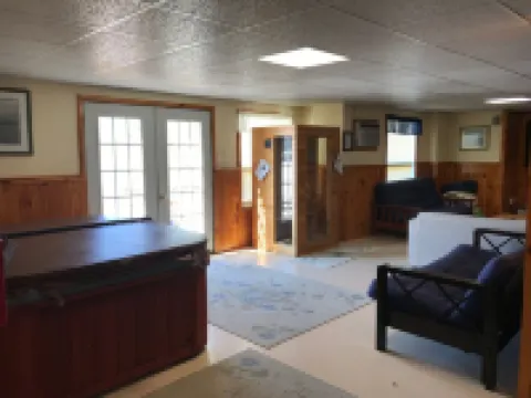 Lakeside House in Adirondacks near Lake George