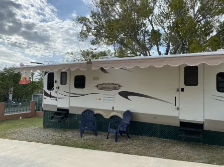 Poblado Cozy Camper Отели в г. Бокерон