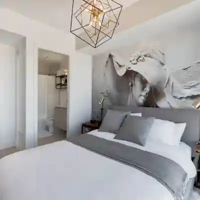 Next to Bmo/saddledome Downtown Calgary 2 bedroom Penthouse style condo sleep 6 Rooms