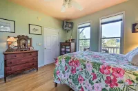 Charming Waterfront Home Fish, Boat and More! - balcony