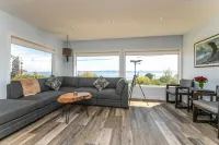 180 Water views + patios!