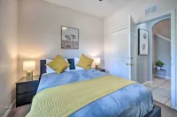 Chic Resort Townhome ~ 9 Mi to Disney Parks! - 3 tähden