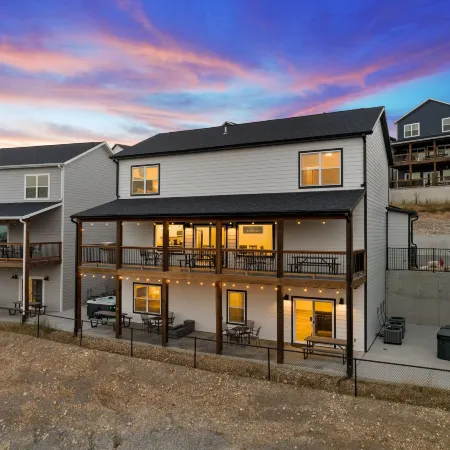Summer Breeze 9 Bedroom Home by RedAwning