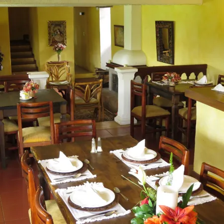 Las Palmeras Inn