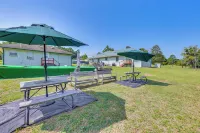 BBQ Ready: Hawthorne Home w/ Screened-in Patio - Homestays