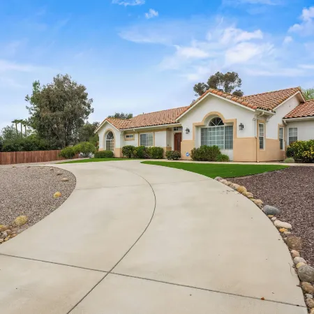 Explore Ramona's Vineyards: Tranquil Home w/ Yard